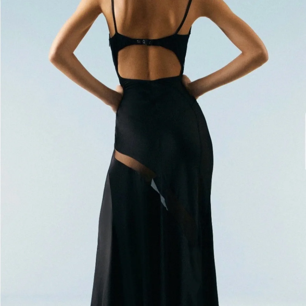 Karen Millen Black Backless Dress - Picture 2 of 3